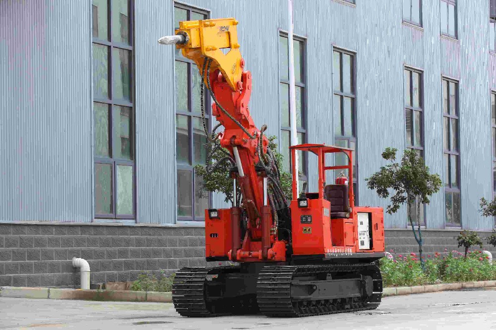 礦山人的一天小型扒渣機成了最鐵的伙伴