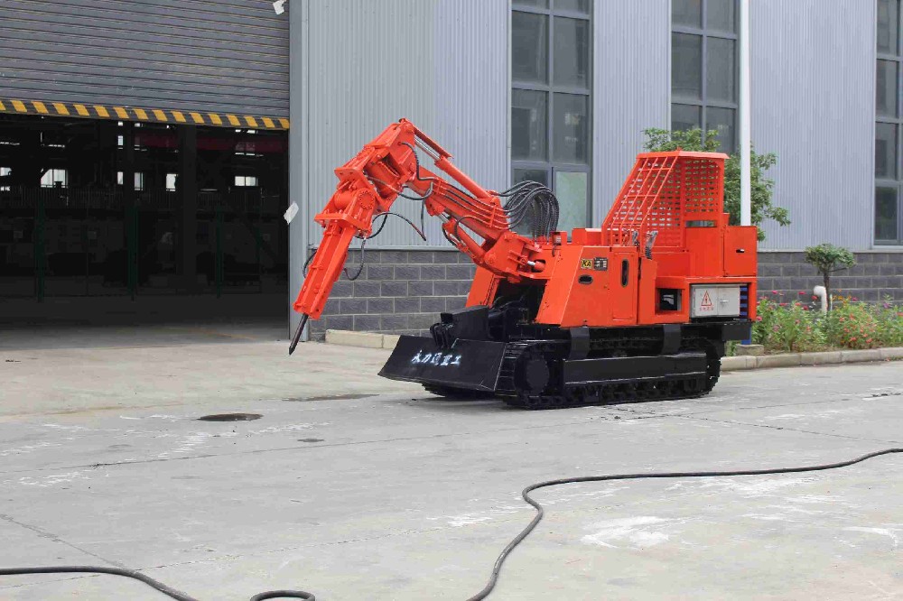 扒渣機操作中的安全注意事項(永力通版)