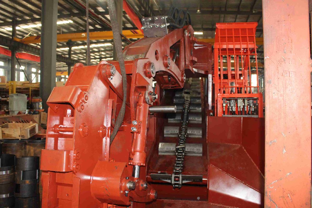 扒渣機在隧道工程中的應用：怎樣助力提升掘進出渣效率
