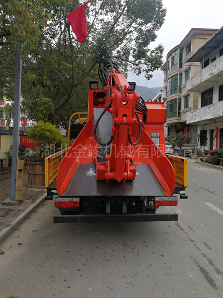 扒渣機到達 扒渣機到達12-3-1.jpg